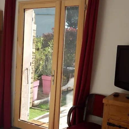 Studio Avec Jardin Au Pied Du Revard Dans *